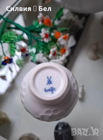 Мини вазичка Meissen *White Relief*, снимка 5 - Антикварни и старинни предмети - 51953901