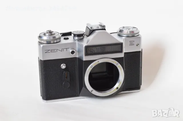 Продавам ZENIT E, снимка 1 - Фотоапарати - 48785994