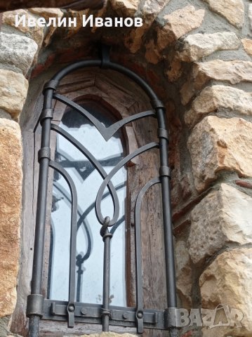 Изработка на метални стълби,портални врати,парапети,огради