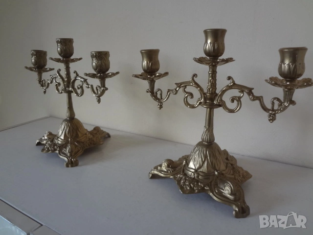 Комплект от 2 бр. бронзови свещника, снимка 2 - Антикварни и старинни предмети - 53079450