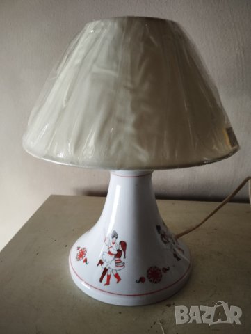 Ретро настолна лампа