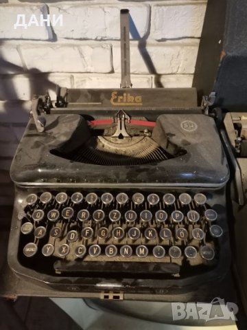продава ретро пишеща машина Ерика - латински букви