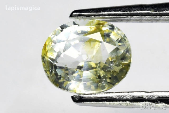 Светлозелен сапфир - нетретиран 0.69ct, овална шлифовка 5.3x4.5mm