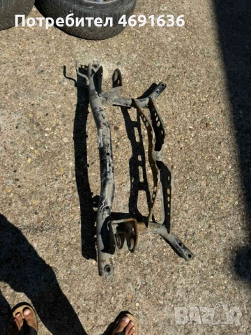 Заден мост Туаран VW Touran(10-16)г. само за 70лв. 1t0500004, снимка 2 - Части - 52901646