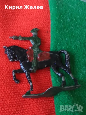 Стара ОЛОВНА ФИГУРКА КОННИК ДЕТСКА ИГРАЧКА ОЛОВЕН ВОЙНИК РЪЧНО ОЦВЕТЕН За КОЛЕКЦИЯ ВОЙНИЧЕ 40825, снимка 13 - Колекции - 46960897