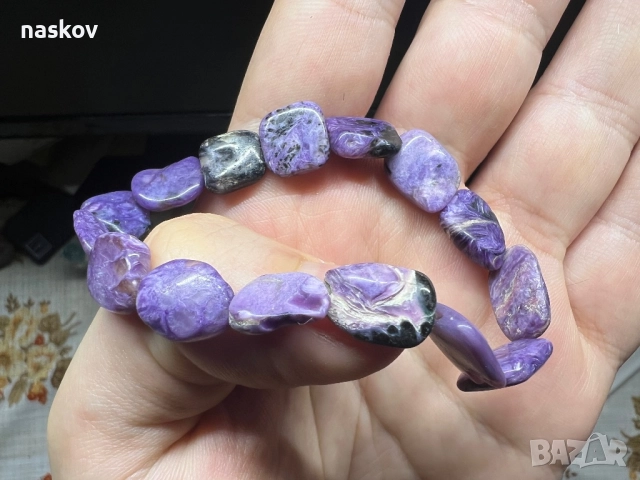 Гривни от Малахит, Чароит, Пренит, Магнитит, Слънчев камък, Турмалинов кварц, хаулит, хематит, снимка 15 - Гривни - 27744990