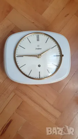 Стенен порцеланов механичен часовник Junghans