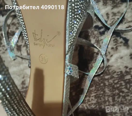 Токчета, снимка 2 - Дамски обувки на ток - 49027251