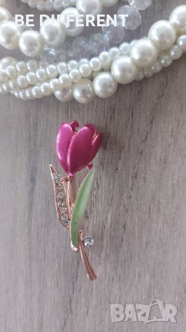 Брошка лале