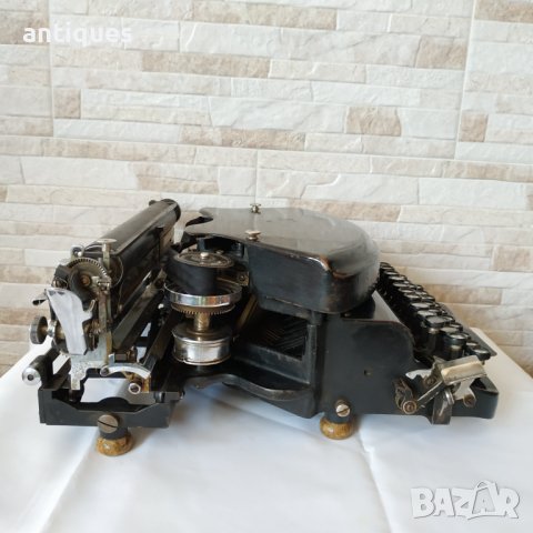 Стара пишеща машина Adler Mod.7 - Made in Germany - 1939 година - Антика, снимка 4 - Антикварни и старинни предмети - 30314367