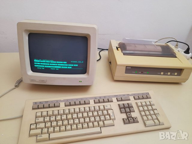 ⭐Продавам ретро компютър терминал DEC VT220 с принтер и клавитура, снимка 4 - Антикварни и старинни предмети - 39803639