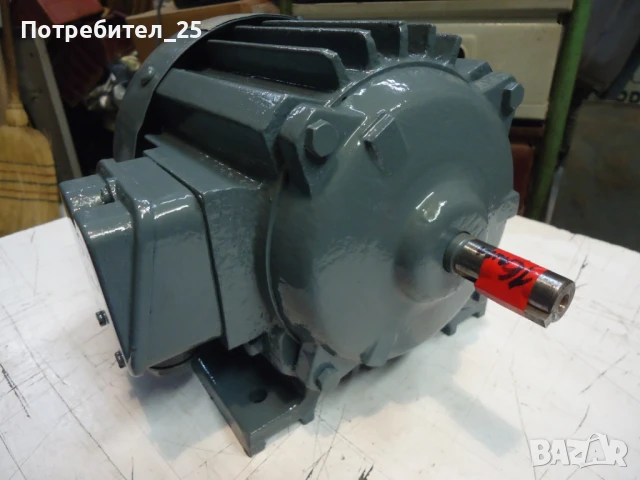 Трифазен ел.мотор 400W - 1400 об/м., снимка 2 - Електродвигатели - 50957790