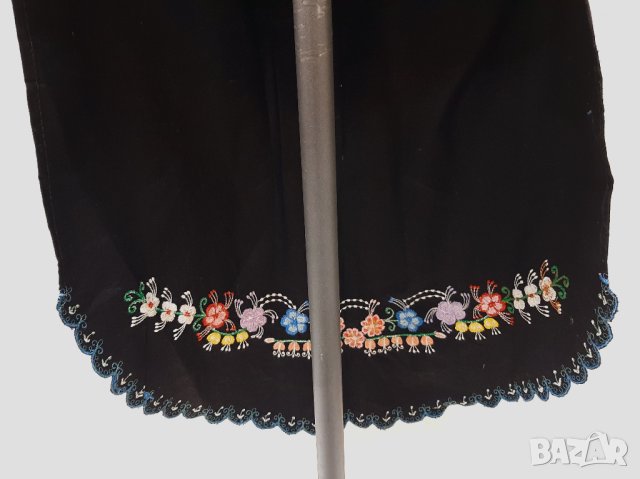 Стара бродирана черна престилка(16.3), снимка 3 - Антикварни и старинни предмети - 43557706