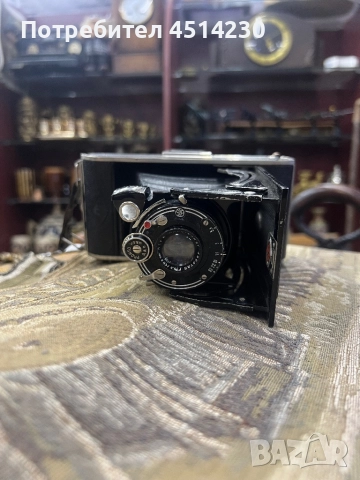 Средноформатен фотоапарат, снимка 1