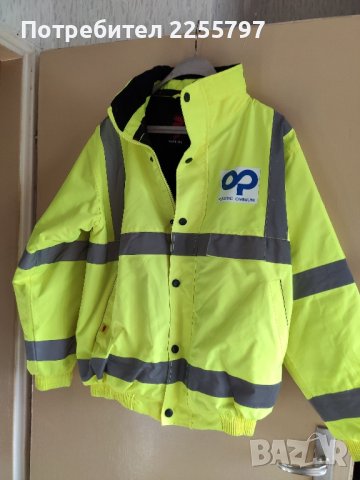 Продавам английско топло яке от промазан плат 