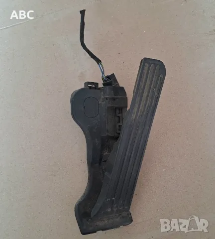 Потенциометър / педал газ Passat B6 , снимка 2 - Части - 48392256