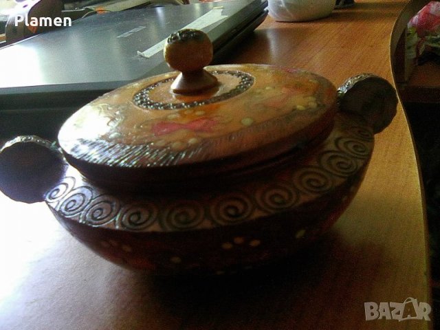 Красива дървена българска кутия, купичка с похлупак, снимка 1 - Антикварни и старинни предмети - 36664709