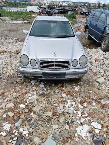 Mercedes-Benz E-класа (W210) E 220 CDI (125 кс) 1998г на части, снимка 2 - Автомобили и джипове - 33296795