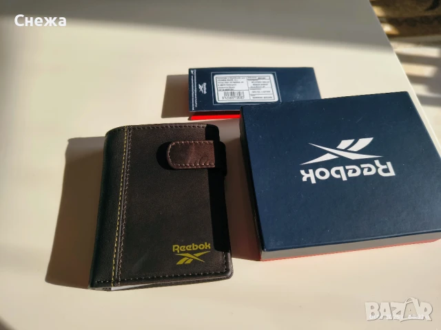 Reebok Division с RFID защита малък вертикален портфейл, снимка 4 - Портфейли, портмонета - 50506624