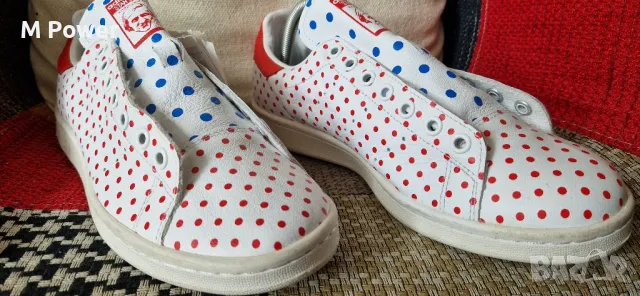 ADIDAS ORIGINALS PW STAN SMITH PHARRELL WILLIAMS RED POLKA DOT,номер 42, снимка 3 - Маратонки - 49941856