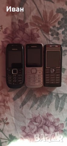 Ретро мобилни телефони Sony Ericsson и Nokia