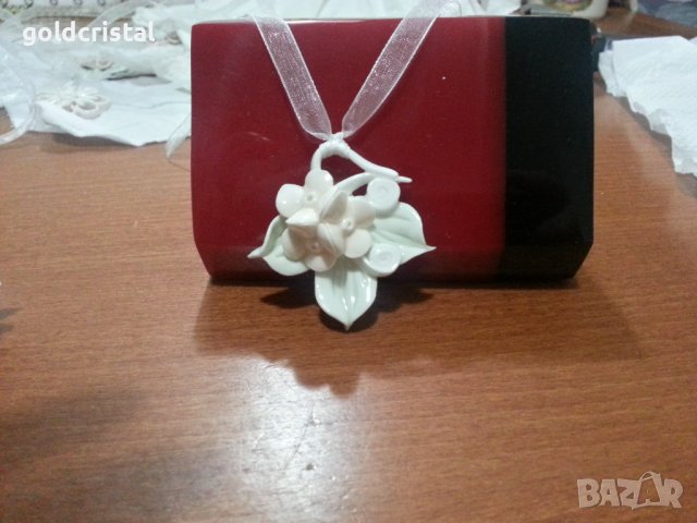 Порцелан медальон , снимка 2 - Антикварни и старинни предмети - 43555146