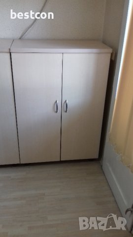 Секция ниска затворена-2 бели врати, 3 рафта, снимка 2 - Шкафове и рафтове - 43424968