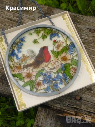 Ръчно рисуван витраж с червеношийка 📐 13,5 см. , снимка 2 - Антикварни и старинни предмети - 50680616