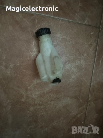 Резервоар за масло от от моторна коса/тример или моторен трион., снимка 2 - Градинска техника - 51852431