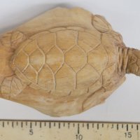 Дървена гъба водна костенурка ръчна изработка уникален подарък, снимка 5 - Статуетки - 36804590