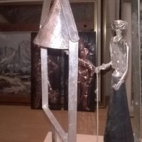 арт-жена бие камбаната-метал-внос швеицария-52х17х14см, снимка 2 - Колекции - 27017272
