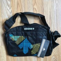 Чанта Adidas, снимка 1 - Чанти - 27662048