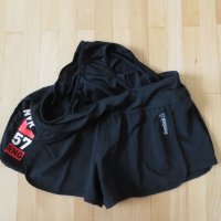 Reebok дамски шорти за бягане , снимка 5 - Къси панталони и бермуди - 37212650