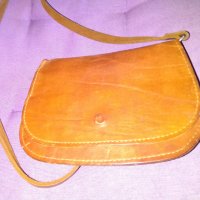 Малка чанта естествена кожа за през рамо-18х13см става за голям мобилен, снимка 3 - Чанти - 28280690