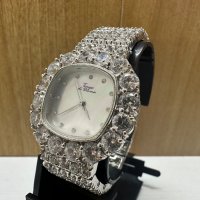Луксозен дамски часовник Tempo di Donna Swarocvski Crystals само за 150 лв. , снимка 1 - Дамски - 43496473