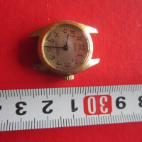 Позлатен часовник Оско , снимка 1 - Дамски - 33101473