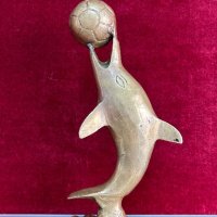 Месингова статуетка на делфин с топка, снимка 1 - Статуетки - 44127643