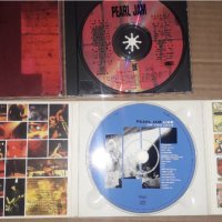 Компакт дискове на - Pearl Jam - Ten 1992/Pearl Jam - Live On Two Legs, снимка 2 - CD дискове - 43025184