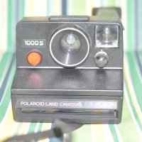Фотоапарат за моментални снимки Polaroid 1000 S, снимка 1 - Фотоапарати - 43046444