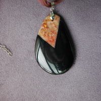 Колие с висулка от естествен камък ахат, снимка 2 - Колиета, медальони, синджири - 44900945