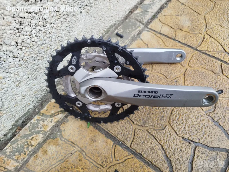 Курбел със средно движение за велосипед колело много запазен Shimano deore lx , снимка 1