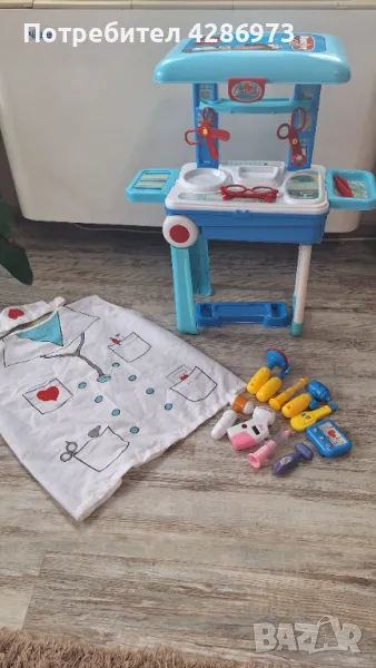 Детски докторски куфар-маса с инструменти и работно облекло, снимка 1