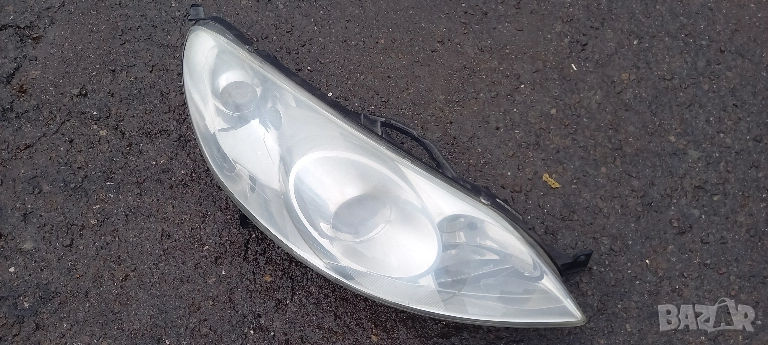Десен фар Peugeot 407, снимка 1