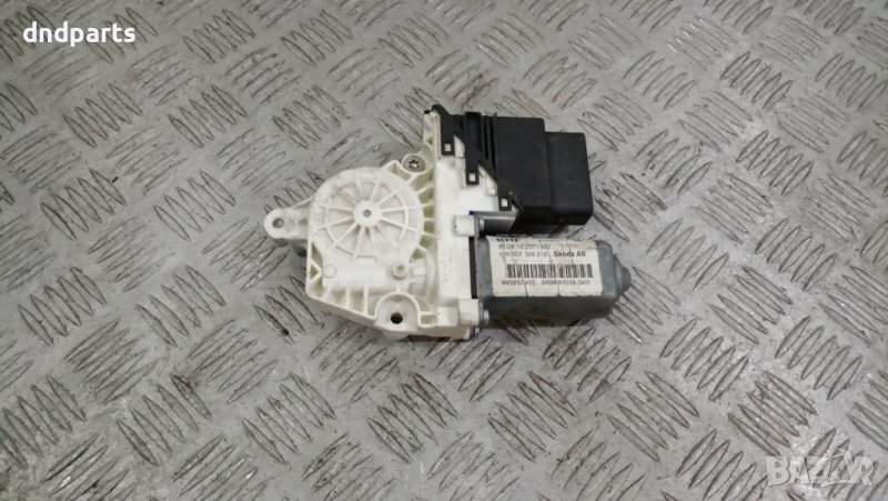 Моторче стъклоповдигач Skoda Octavia 2010г.(задно ляво)	, снимка 1
