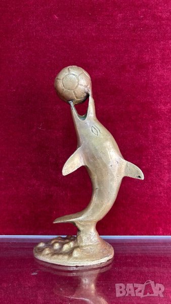 Месингова статуетка на делфин с топка, снимка 1