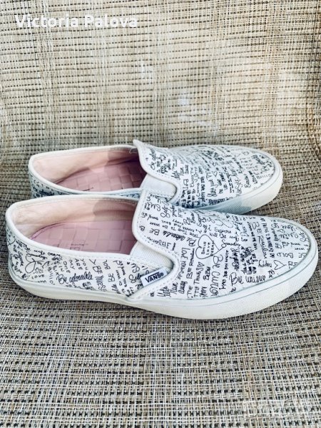 Скъпи маркови гуменки(slip-on) VANS, снимка 1