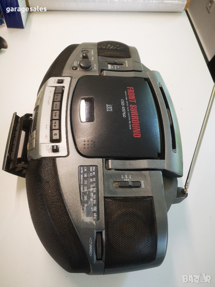 Стар радиокасетофон AIWA работещ, снимка 1