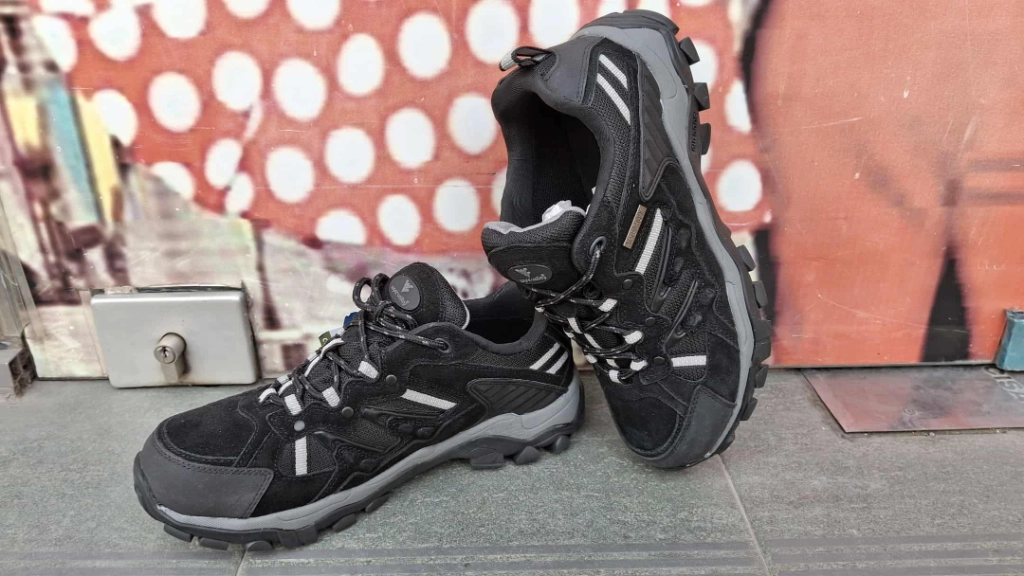 Английски мъжки непромокаеми маратонки от естествена кожа в