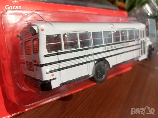 Модели 1/43 Волво, Ивеко, Кадилак, снимка 4 - Колекции - 53014041