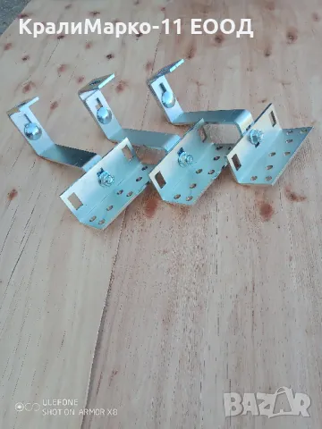 Кука за монтаж на соларни панели върху керемиден покрив 